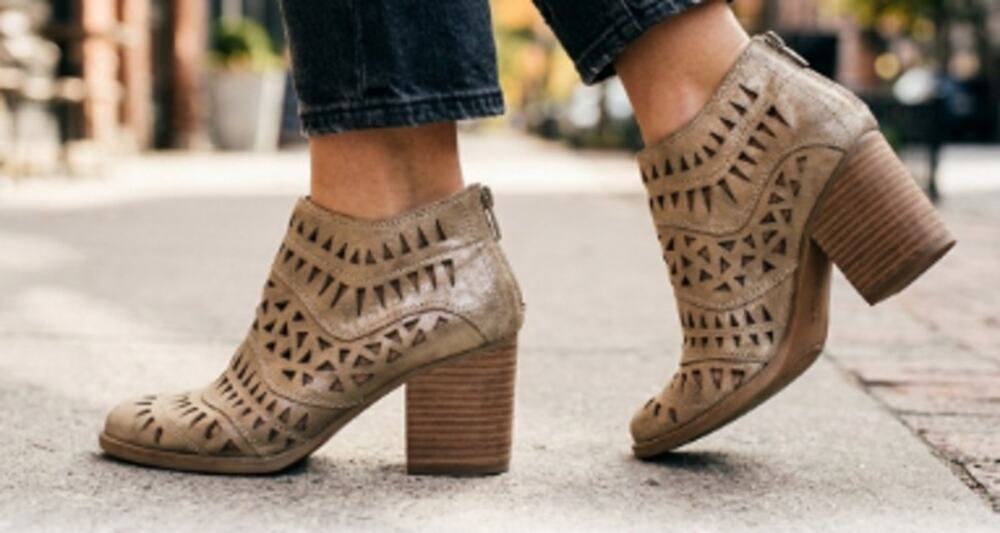 Soft Westwood Gold Lasercut Leather Ankle Boots sz 8 M